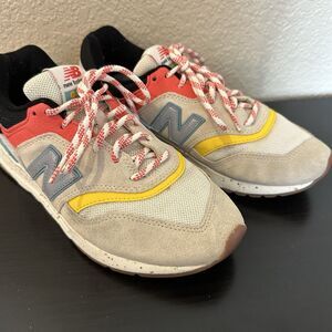 New Balance 997H White Multi-Color Women’s Size 8.5. Medium B